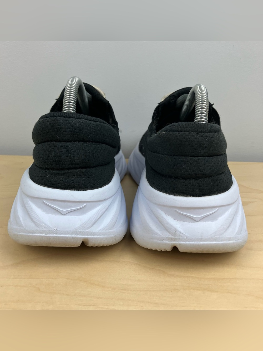 Hoka One One Women’s Size 10 Ora Recovery Shoe 2 Slip On Black & White Shoes - Picture 8 of 11